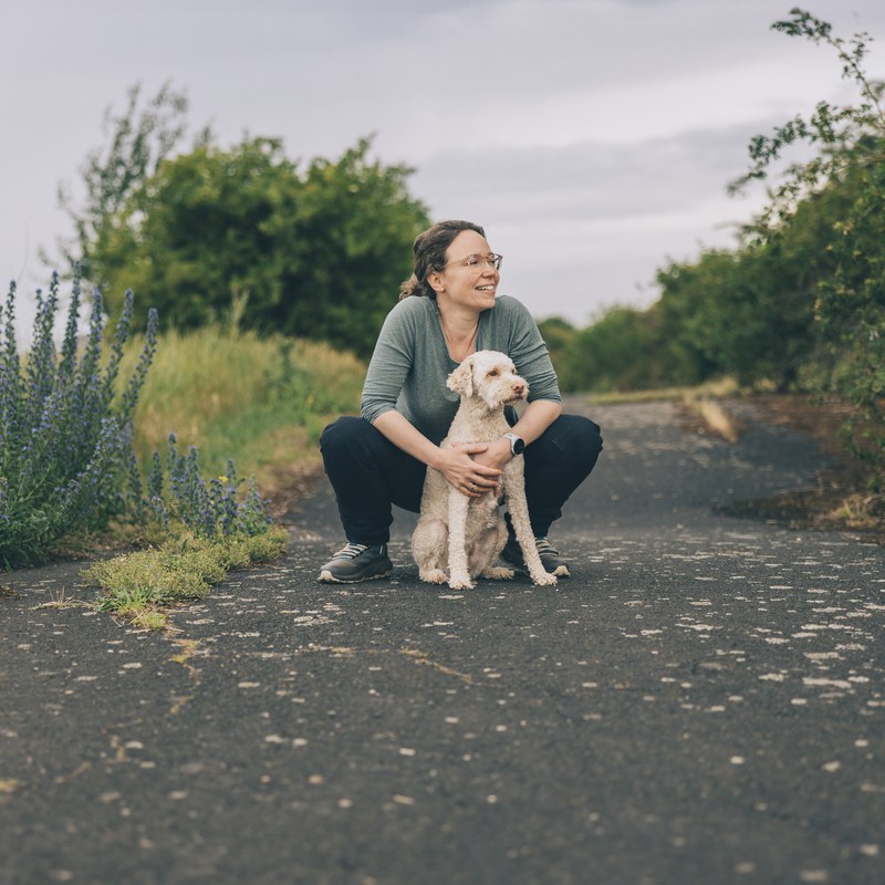 Marina Kern mit ihrem Hund